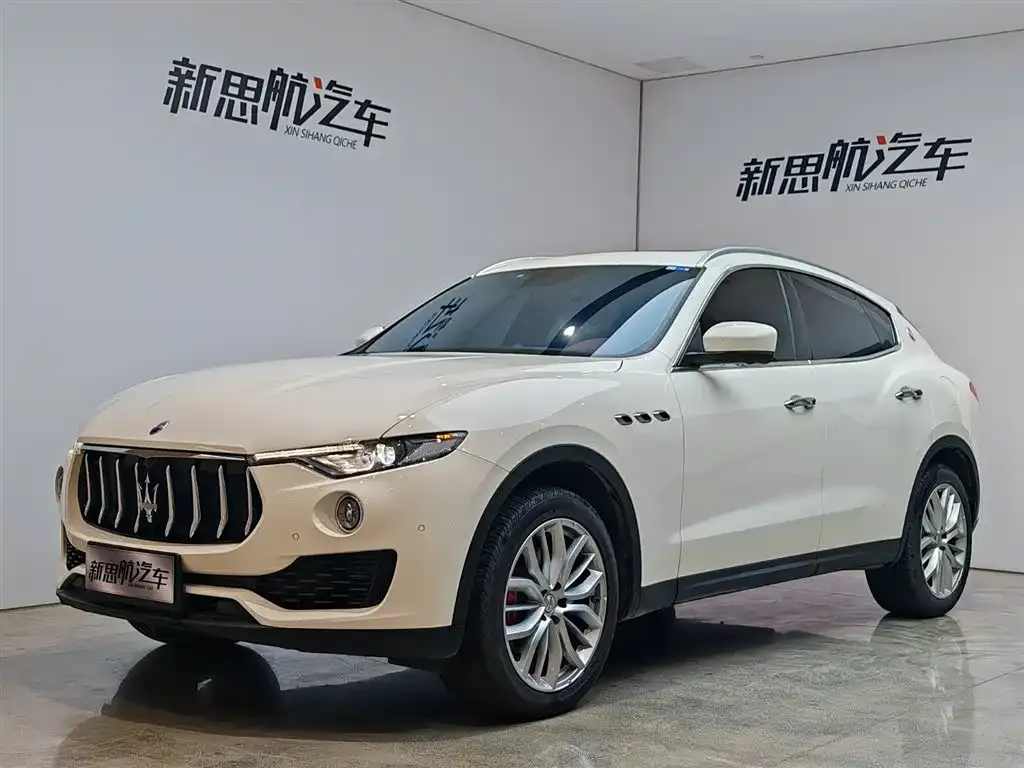 Maserati Levante — фото 1