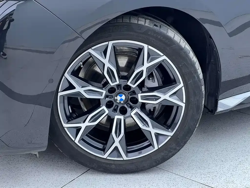 BMW 7 Series 2024 из CN, фото 9