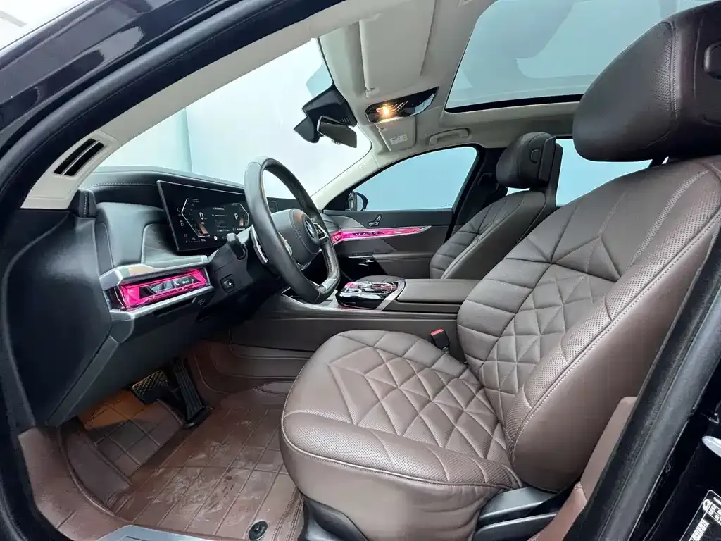 BMW 7 Series 2024 из CN, фото 7