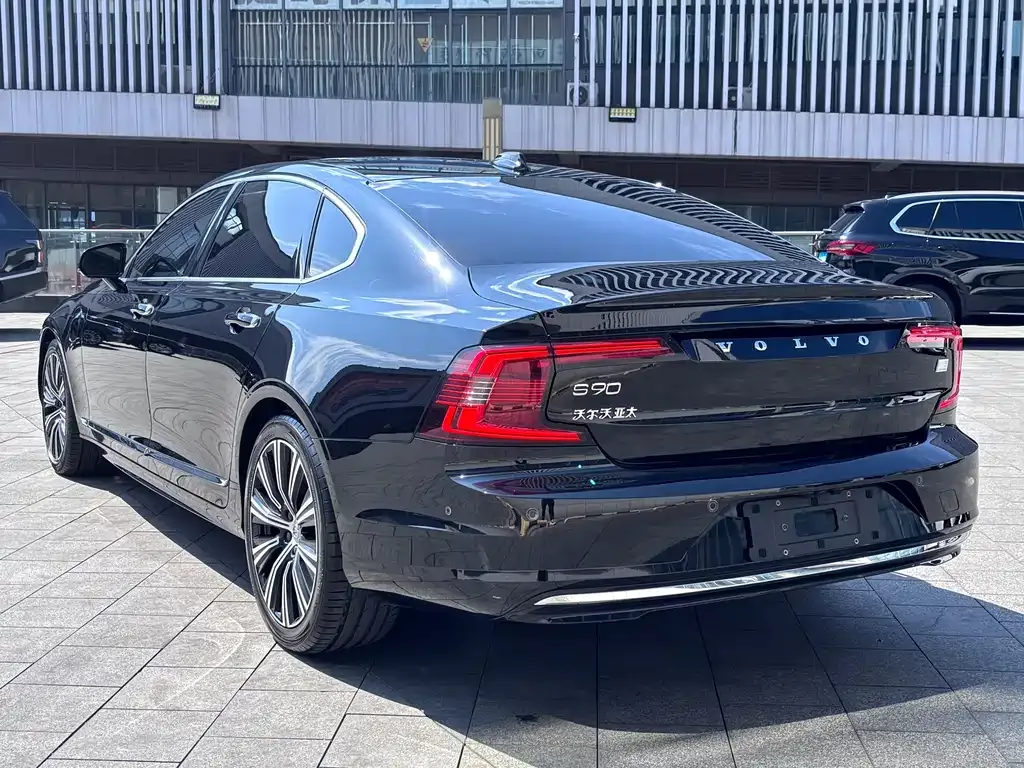 Volvo S90 PHEV 2023 из CN, фото 10