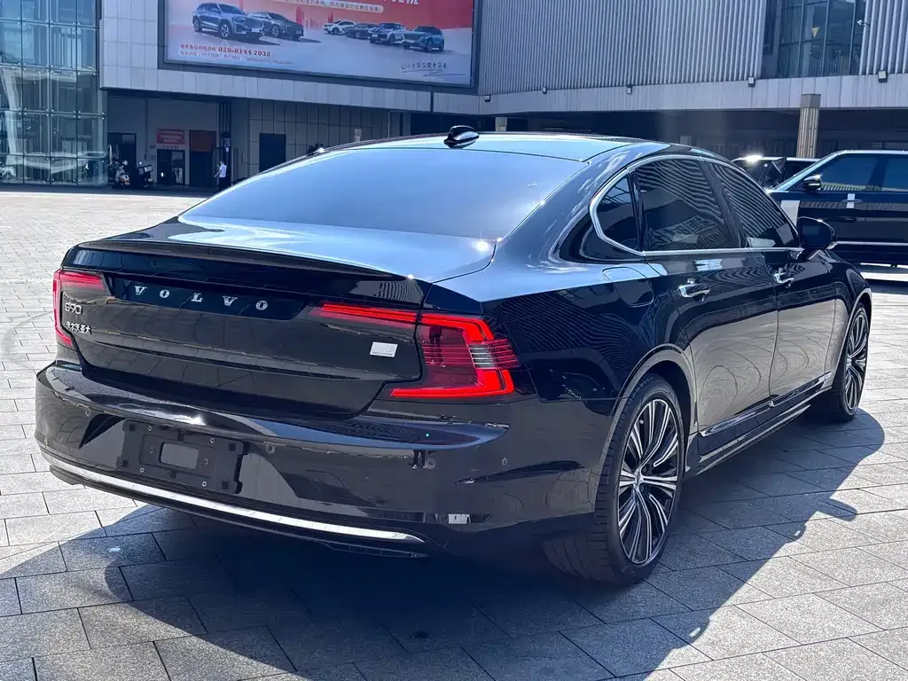 Volvo S90 PHEV 2023 из CN, фото 9