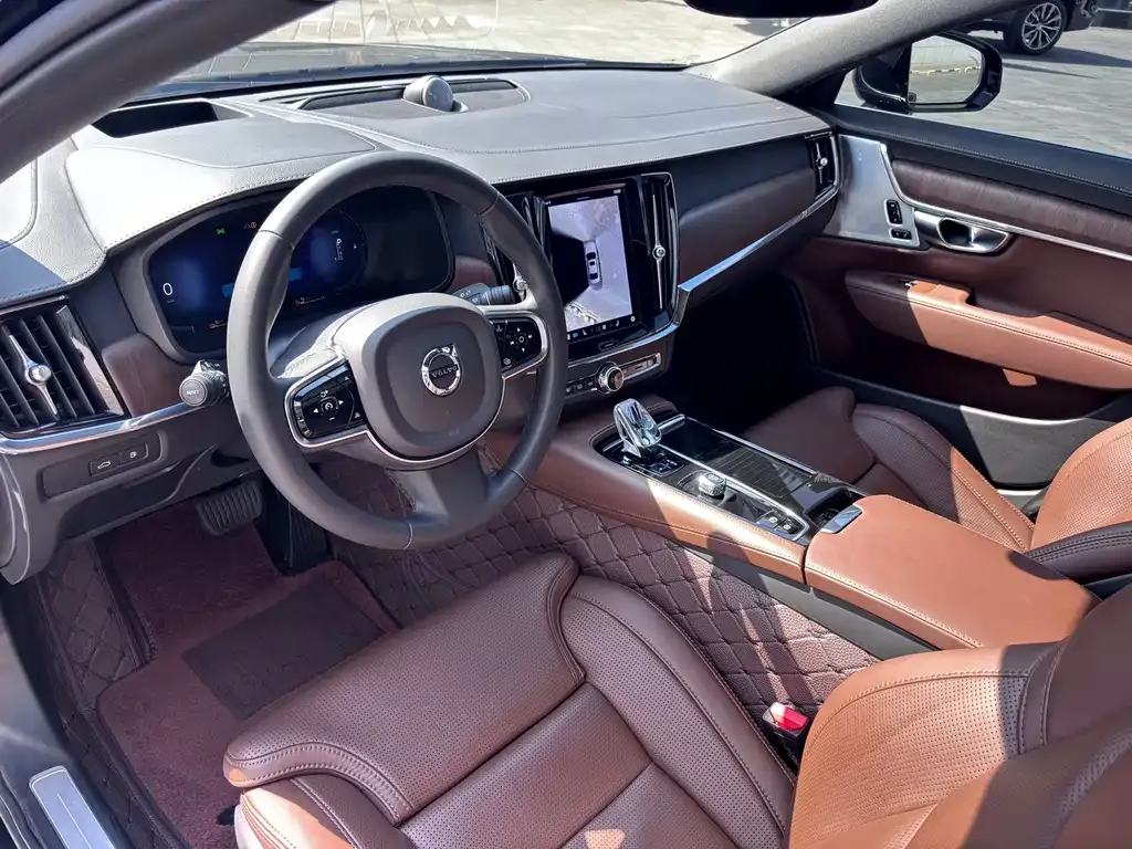 Volvo S90 PHEV 2023 из CN, фото 2