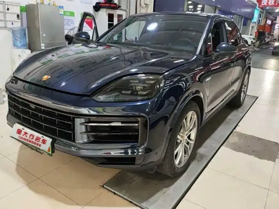 Porsche Cayenne Hybrid — фото 1