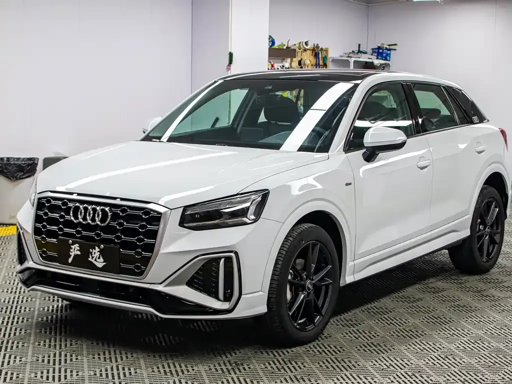 Audi Q2L 2023 из CN, фото 1