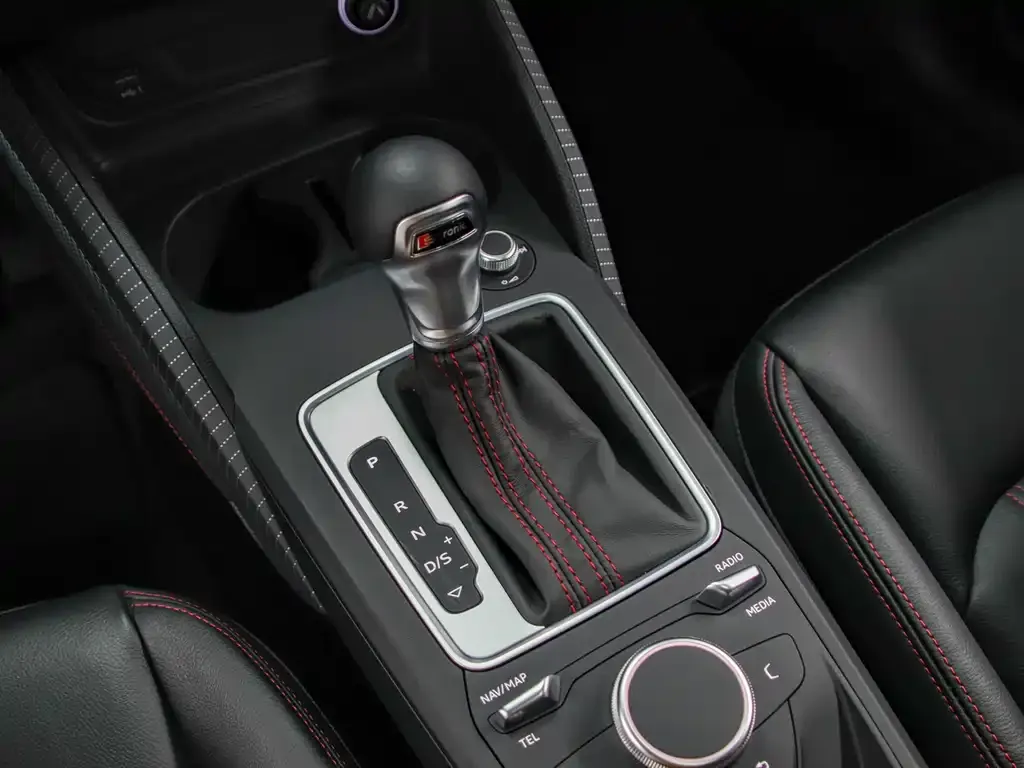 Audi Q2L 2023 из CN, фото 5
