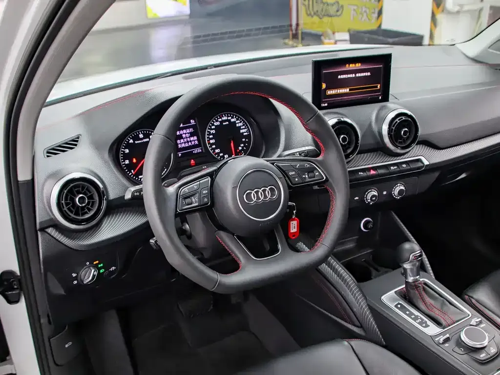Audi Q2L 2023 из CN, фото 4