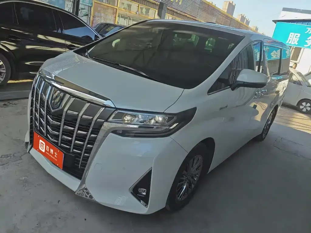 Toyota Alphard 2023 из CN, фото 1