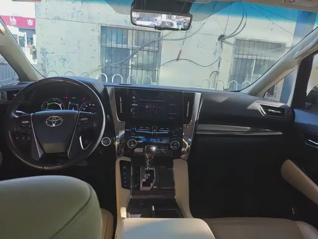 Toyota Alphard 2023 из CN, фото 9