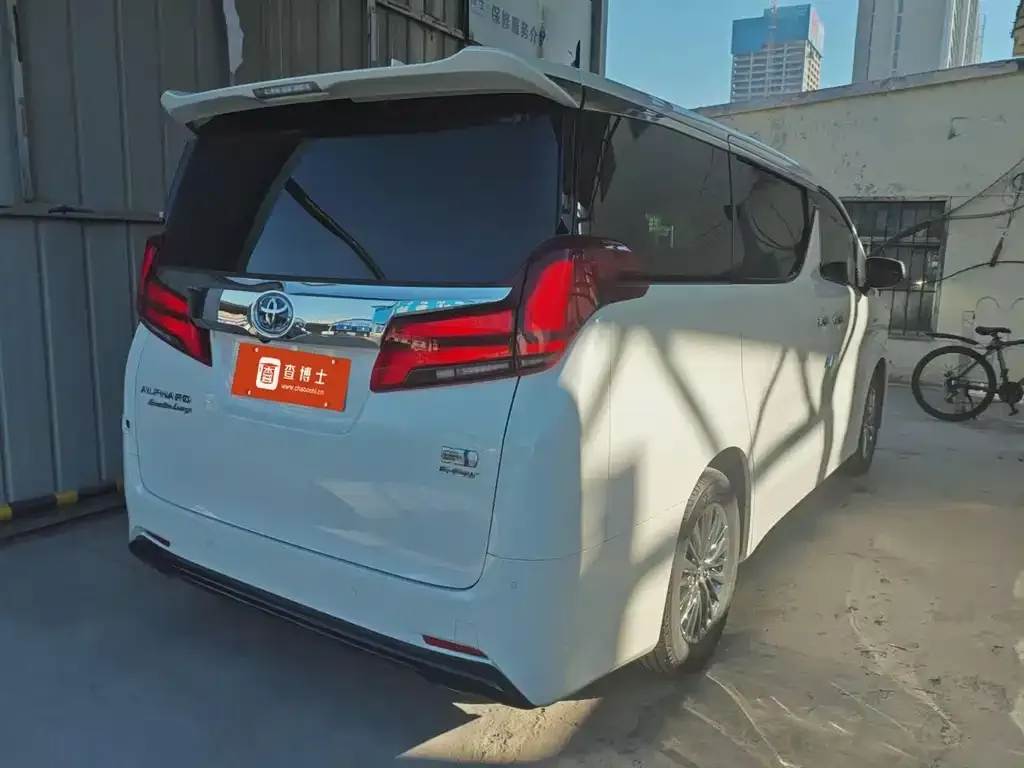 Toyota Alphard 2023 из CN, фото 2