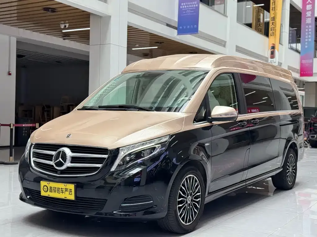 Mercedes-Benz V-Class — фото 1
