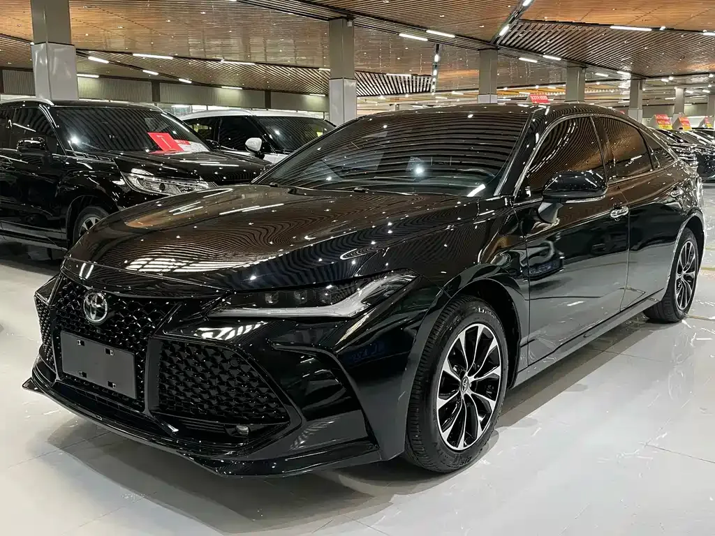 Toyota Avalon — фото 1