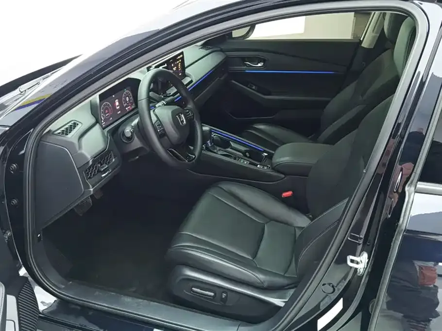 Honda Accord — фото 7
