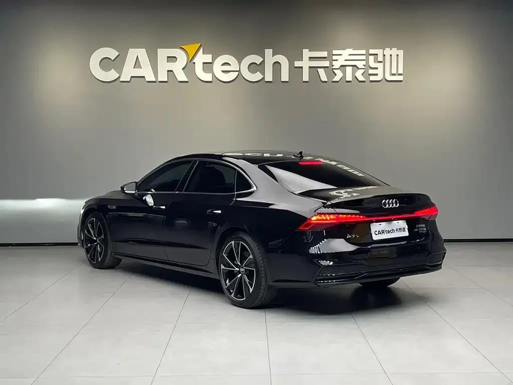 Audi A7L — фото 7