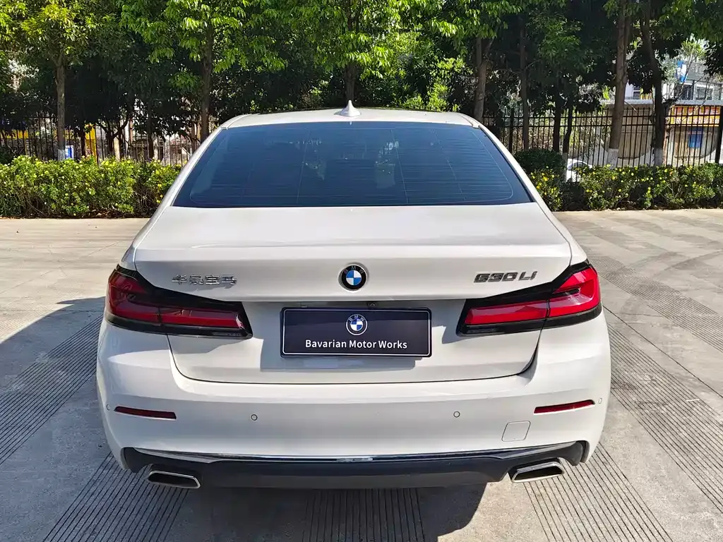 BMW 5 Series — фото 5