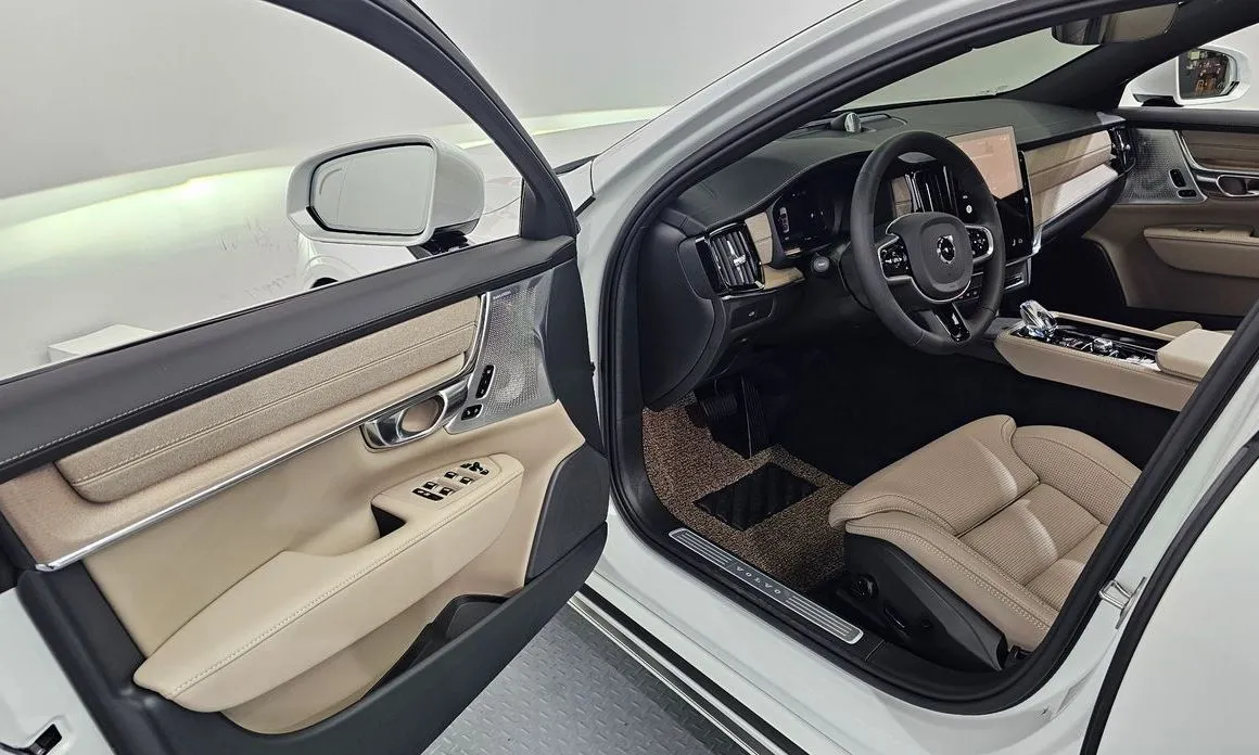 Volvo S90 2026 из KR, фото 2