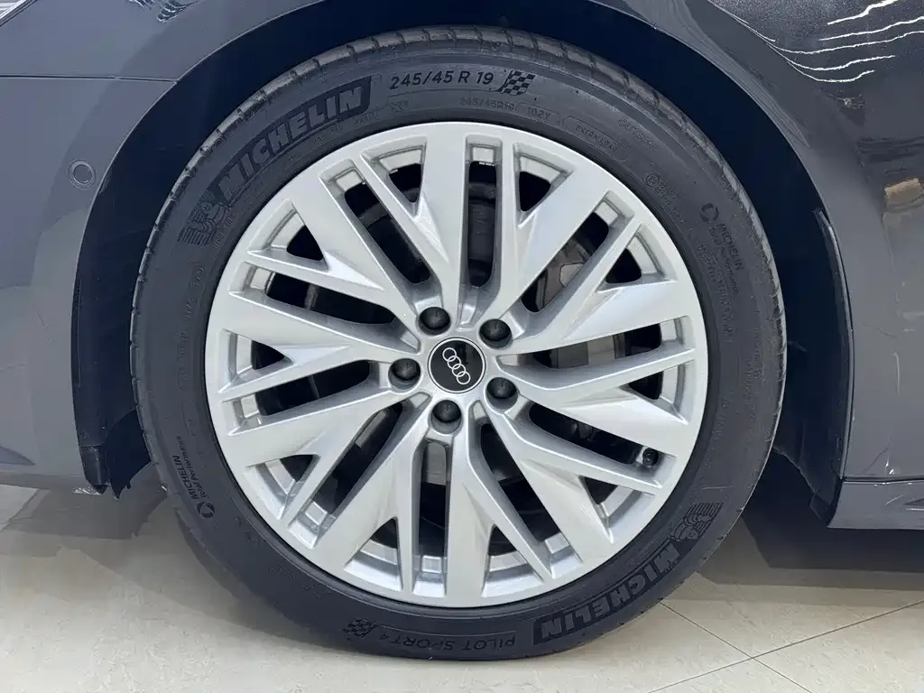 Audi A7 2021 из CN, фото 2