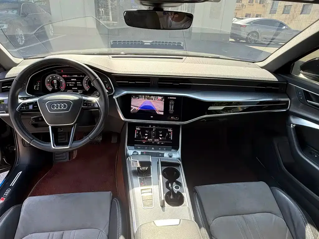 Audi A6L — фото 10