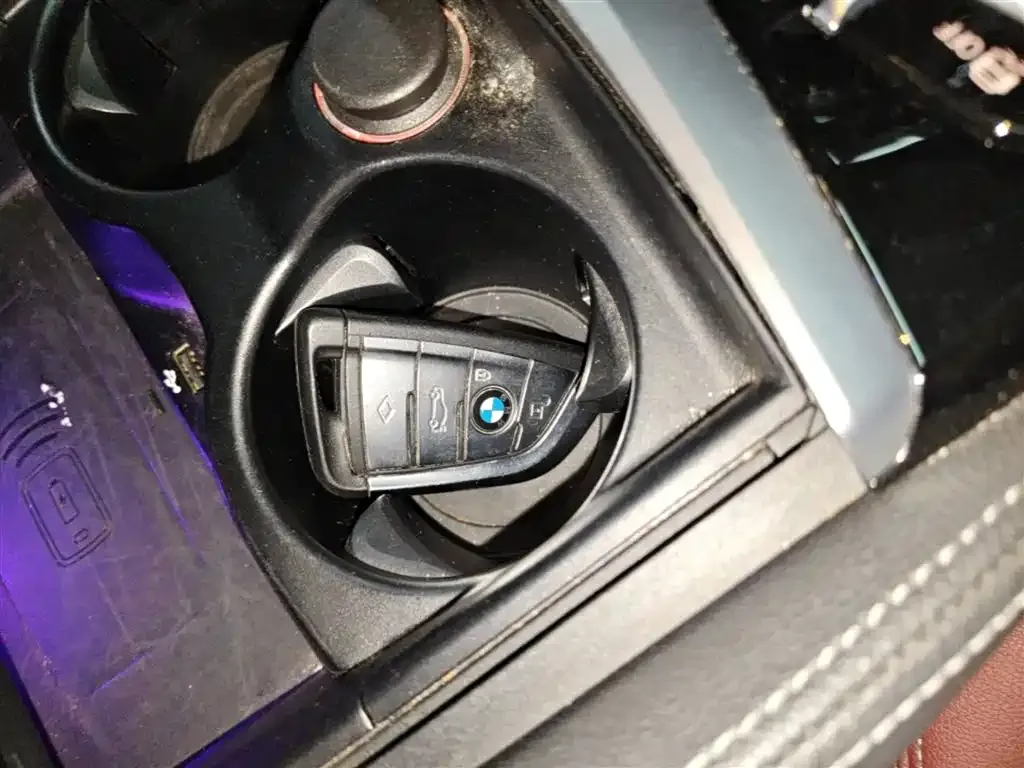 BMW 5 Series 2023 из CN, фото 8