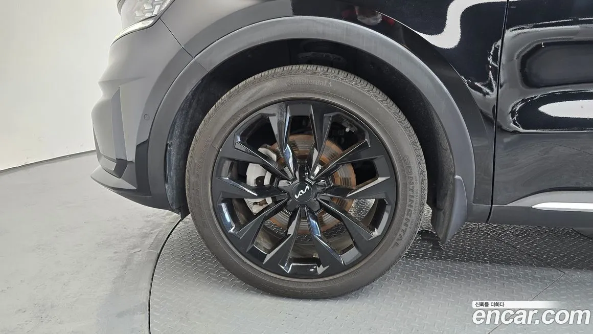 Kia Sorento — фото 9