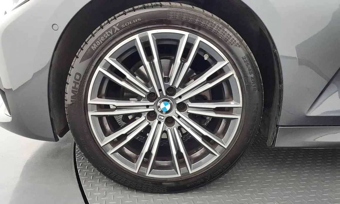 BMW 3-Series 2021 из KR, фото 6