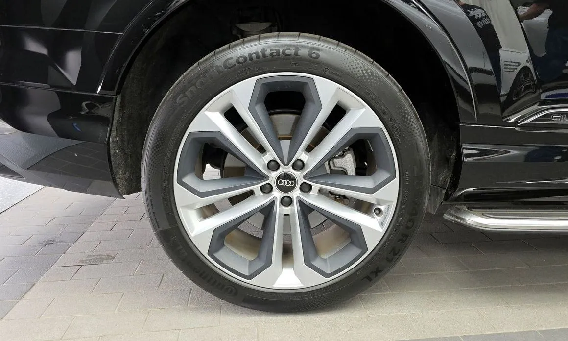 Audi Q7 2023 из KR, фото 5