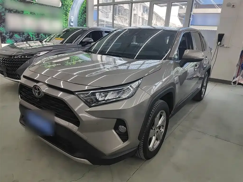 Toyota RAV4 — фото 9