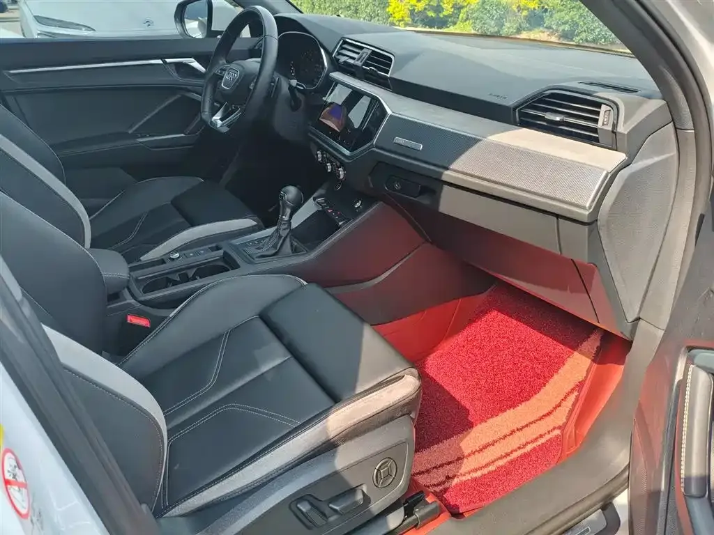 Audi Q3 2024 из CN, фото 2