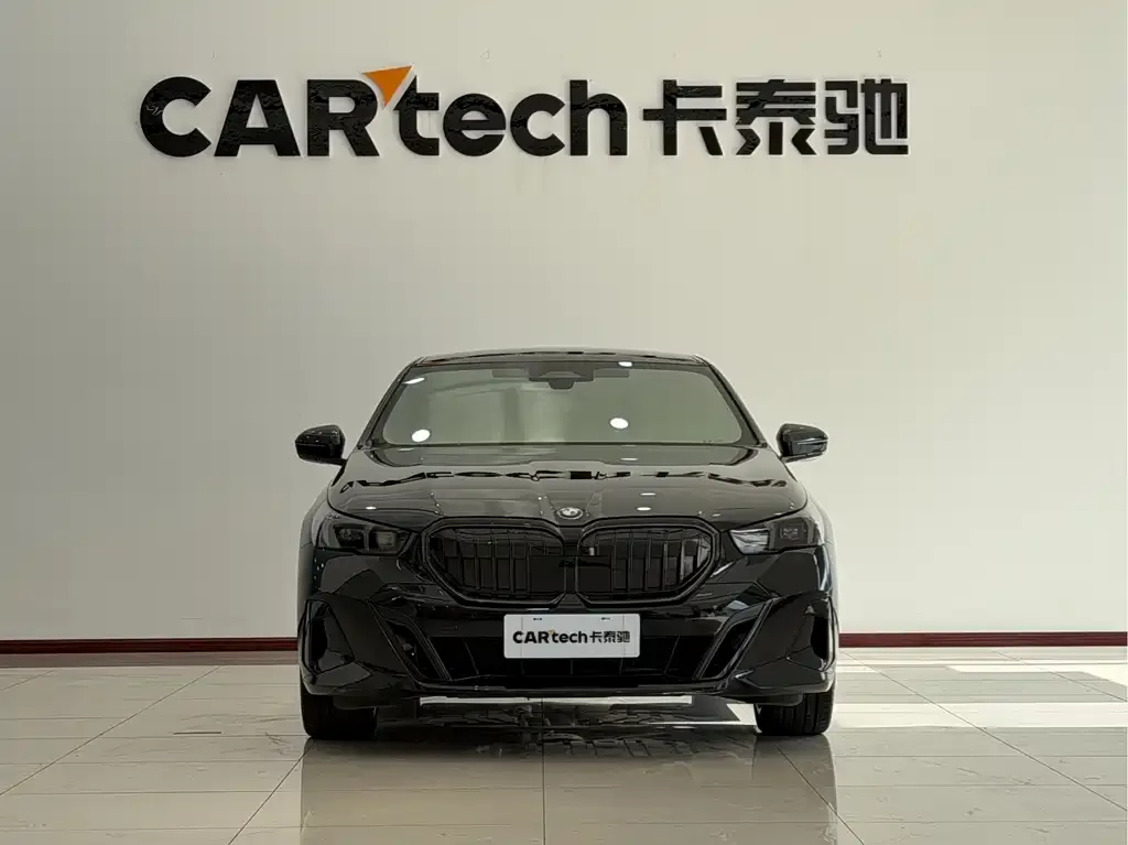 BMW 5 Series (Import) 2025 из CN, фото 2