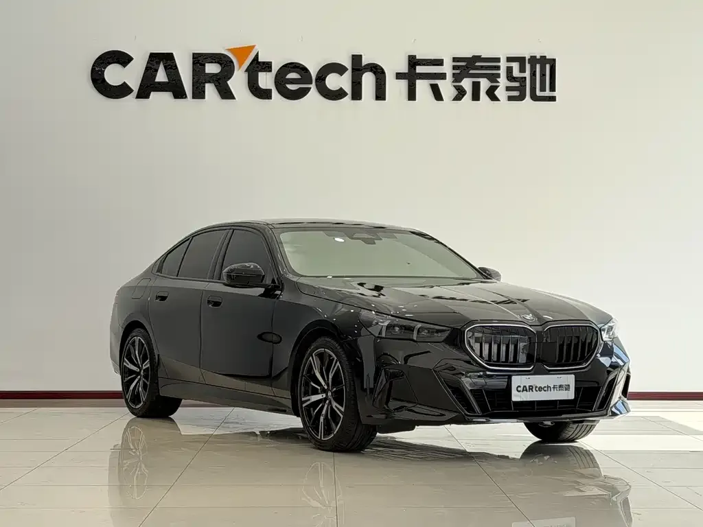 BMW 5 Series (Import) 2025 из CN, фото 3