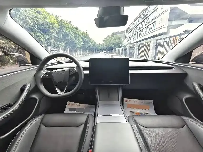 Tesla Model 3 — фото 3