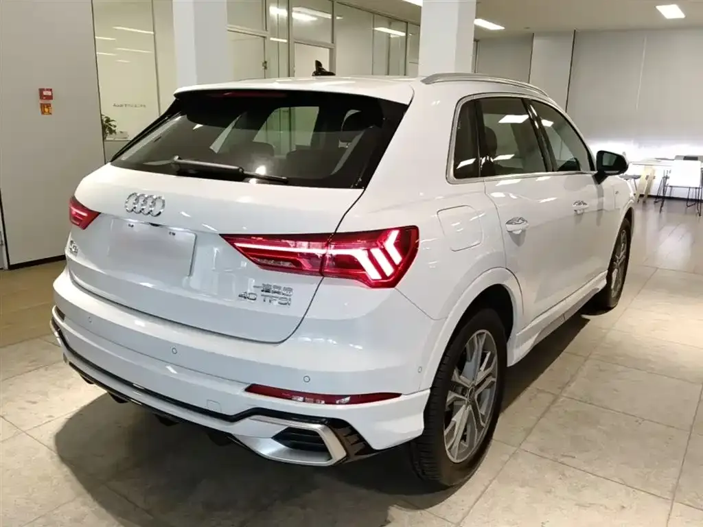 Audi Q3 — фото 5