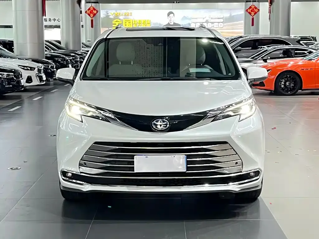 Toyota Sienna 2024 из CN, фото 5