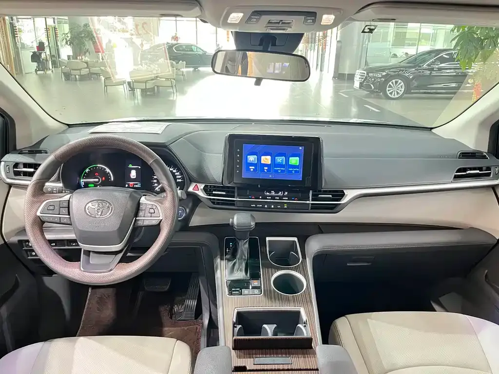 Toyota Sienna 2024 из CN, фото 10
