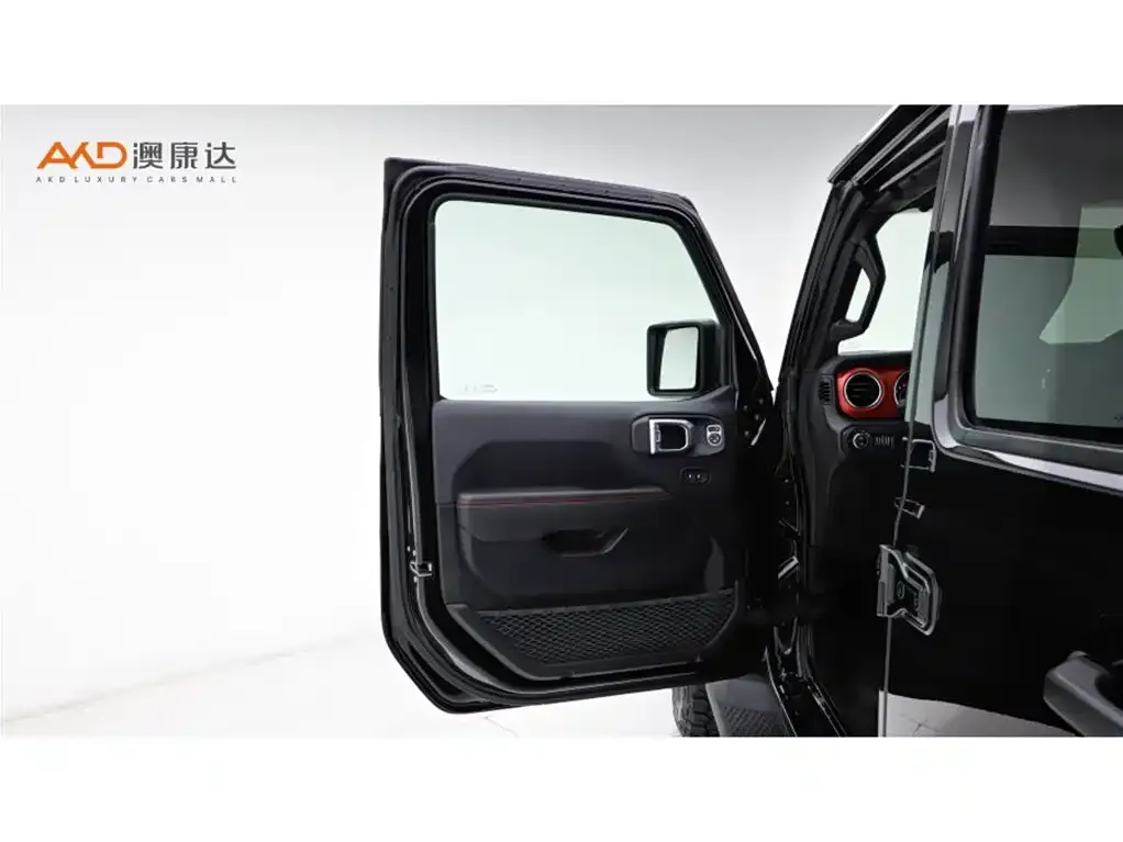 Jeep Wrangler — фото 9