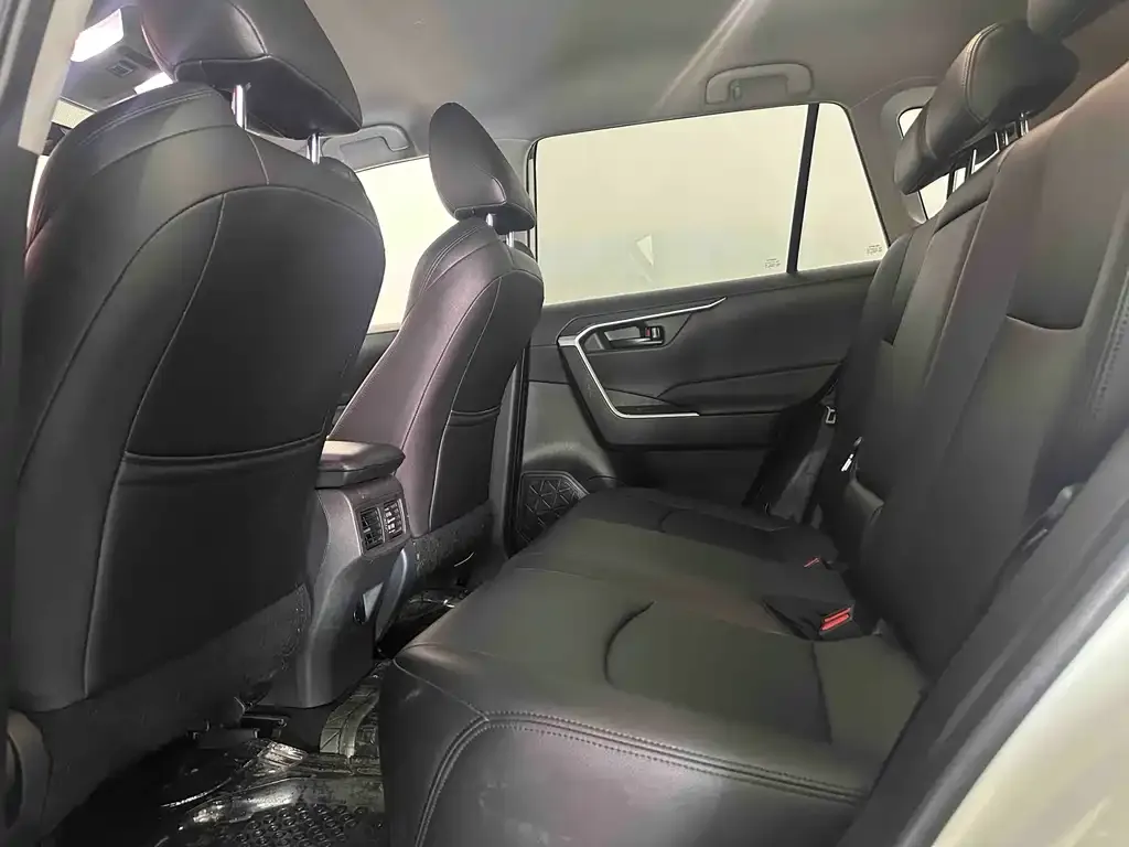 Toyota Wildlander 2024 из CN, фото 7