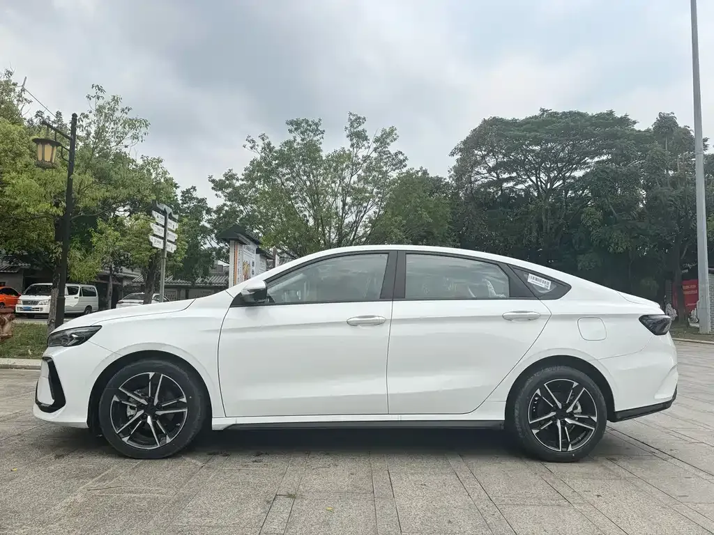 Geely Binrui — фото 4