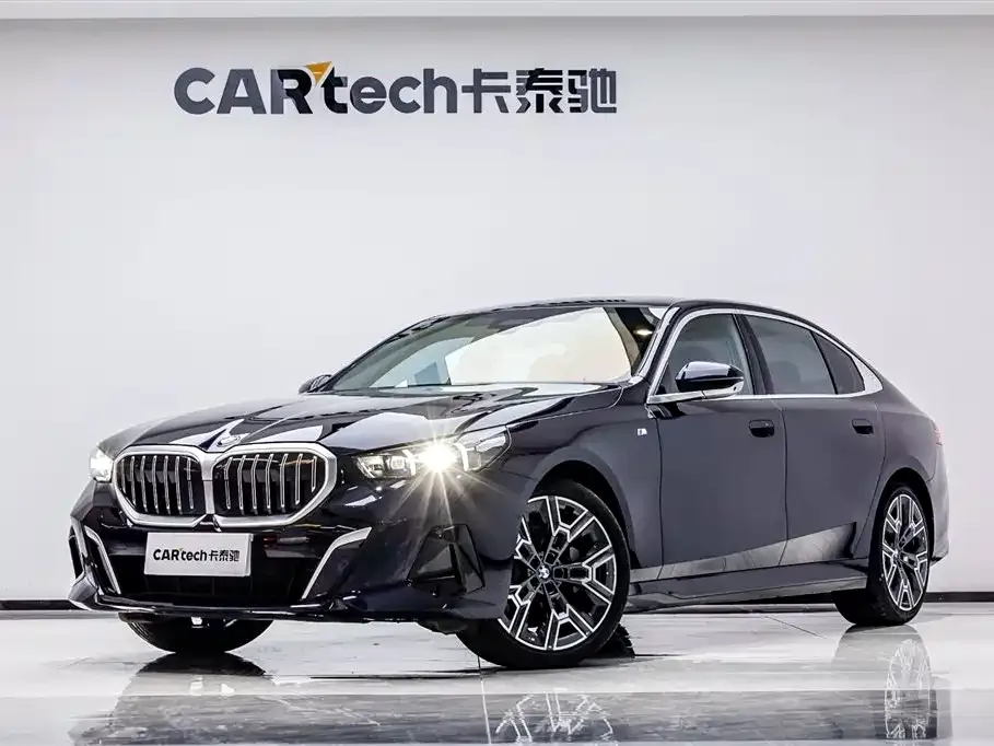 BMW 5 Series — фото 1