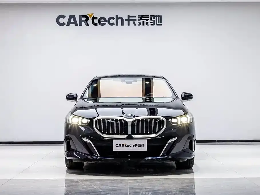 BMW 5 Series — фото 5