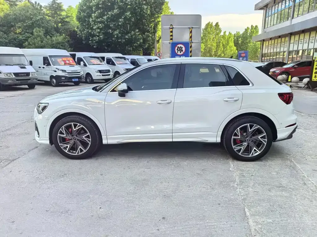 Audi Q3 — фото 8