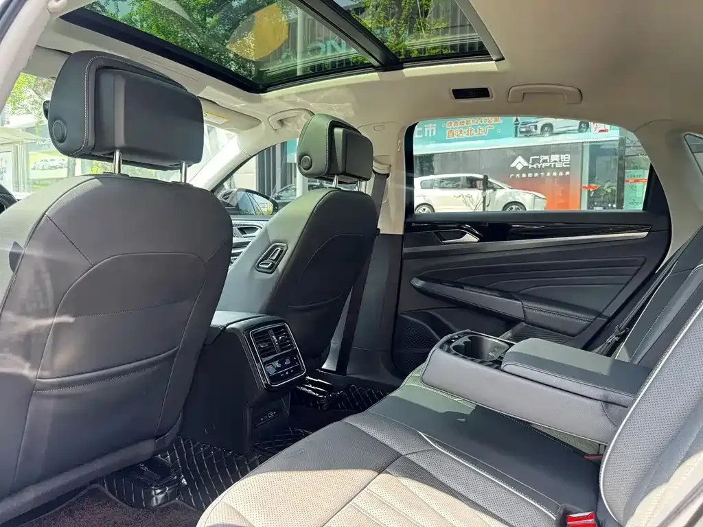 Volkswagen Passat — фото 7