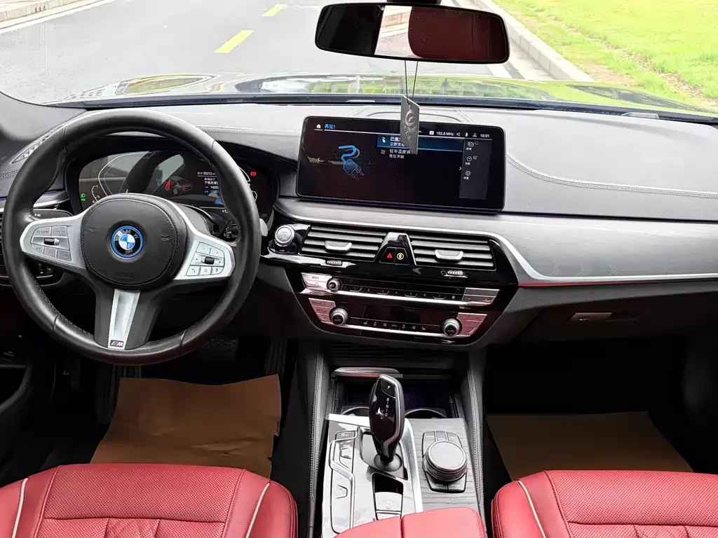 BMW 5 Series New Energy — фото 9