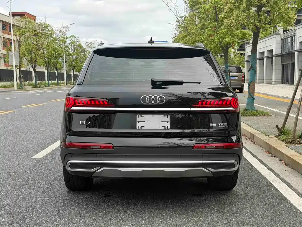 Audi Q7 2022 из CN, фото 7