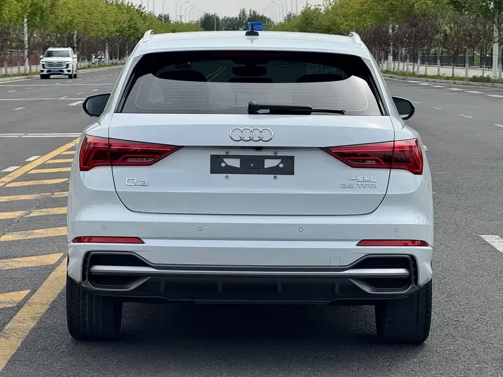 Audi Q3 — фото 6