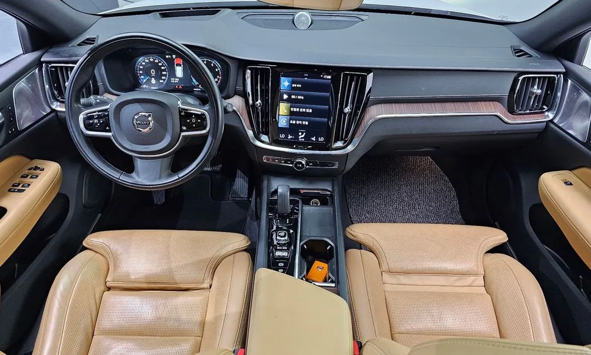 Volvo V60 2021 из KR, фото 10