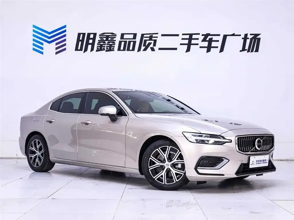 Volvo S60 2023 из CN, фото 5