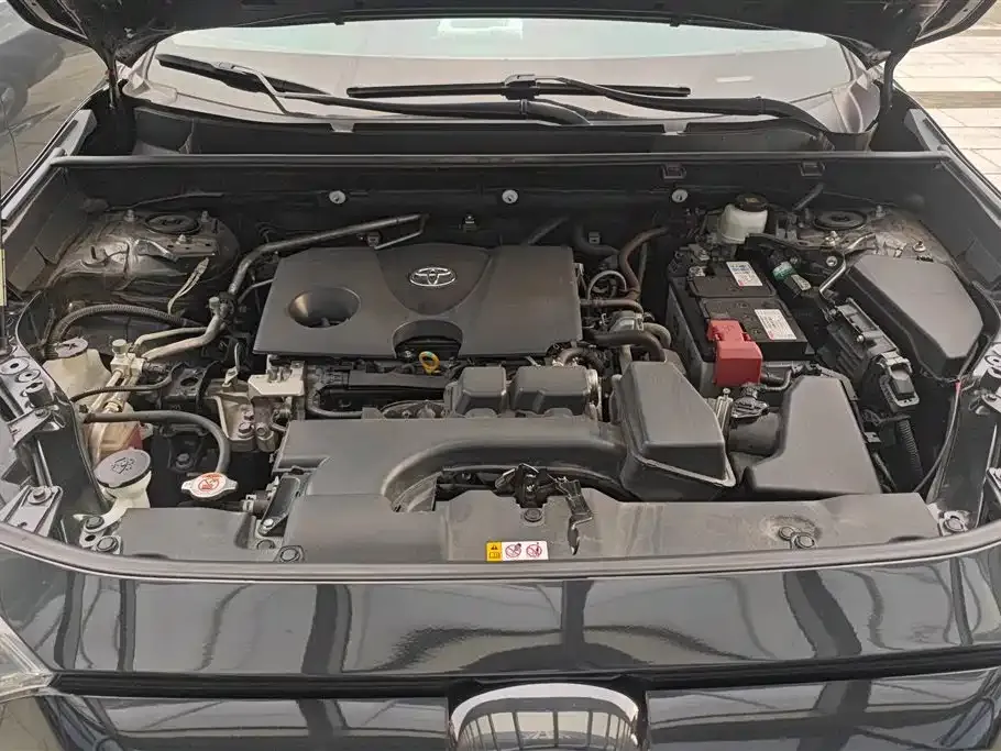 Toyota RAV4 2023 из CN, фото 3