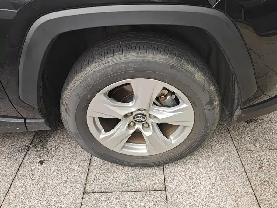 Toyota RAV4 2023 из CN, фото 7