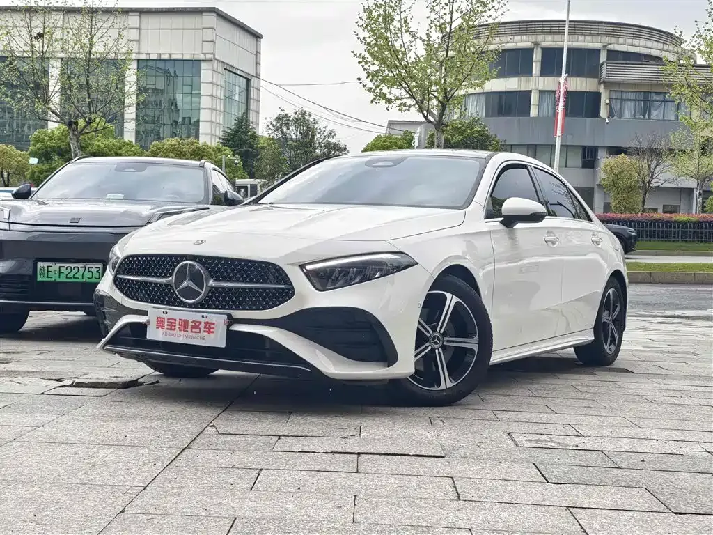 Mercedes-Benz A-Class 2024 из CN, фото 1
