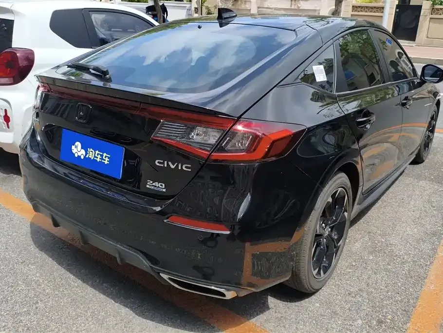 Honda Civic 2023 из CN, фото 2
