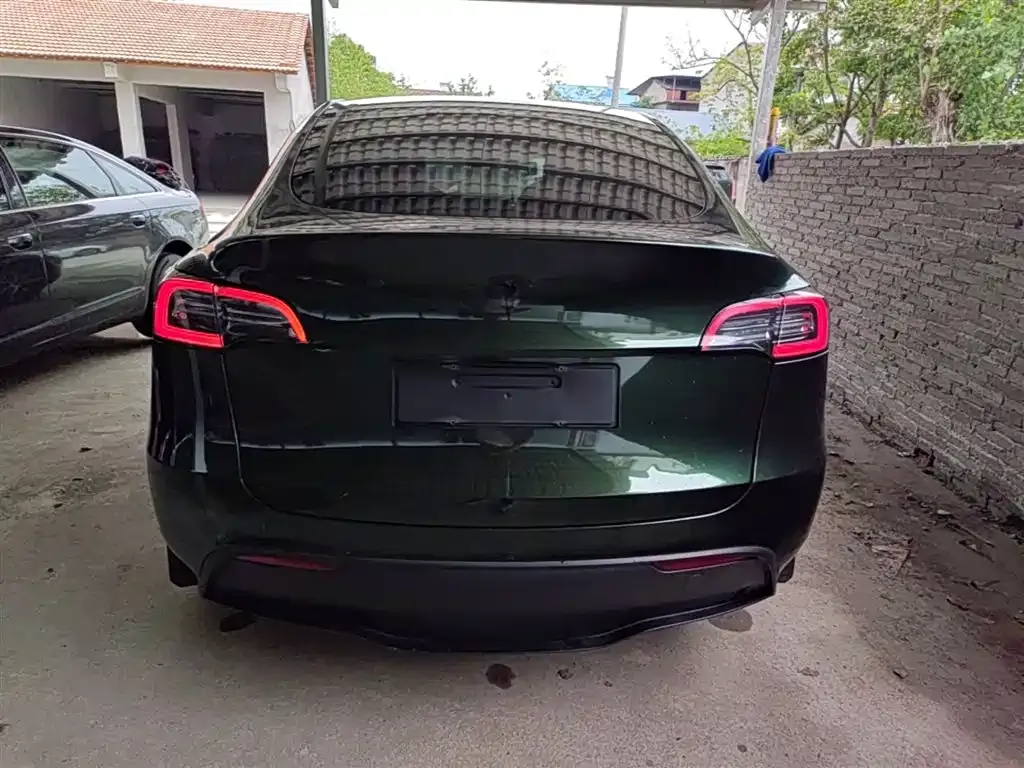 Tesla Model Y — фото 4